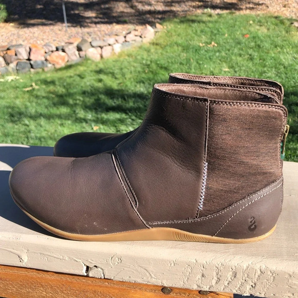 NWOT Ahnu Womens Leela Leather Ankle Bootie in Brown - Size 11 - Picture 4 of 9